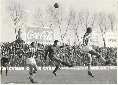 1962 MONZA CALCIO SIMMENTHAL MONZA vs GENOA 02 Azione di Mario