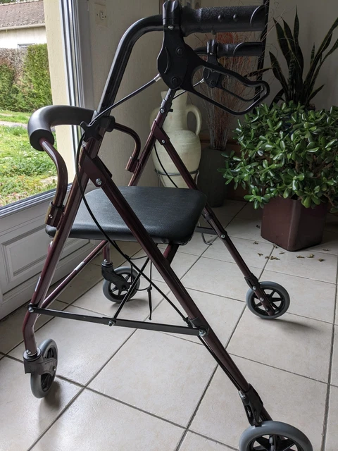 Mobiclinic déambulateur avec siège occasion excellent état