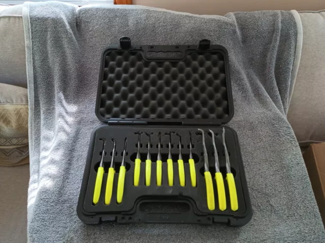 Snap on snap ring plier set master 12pc In Foam With Carry Case Snap on snap ring plier set master 12pc In Foam With Carry Case