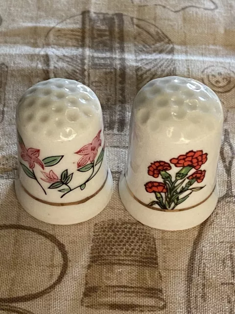 Souvenir Porzellan Fingerhut Blumen Porcelain Thimble