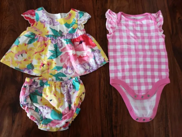 Baby girl GAP clothes bundle 6-12 months (9 items) 
