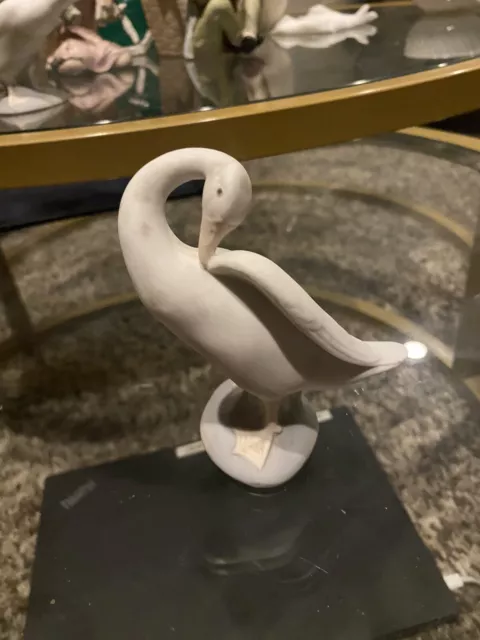 Vintage Lladro Daisa Porcelain Preening Goose Figurine Made in Spain 4.25"