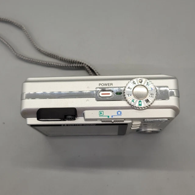 Hitachi HDC-831E 8,1 megapixel fotocamera digitale compatta argento testato 3