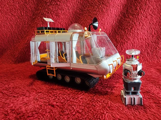 Lost in Space Chariot Assembled Display Model with Robot B-9