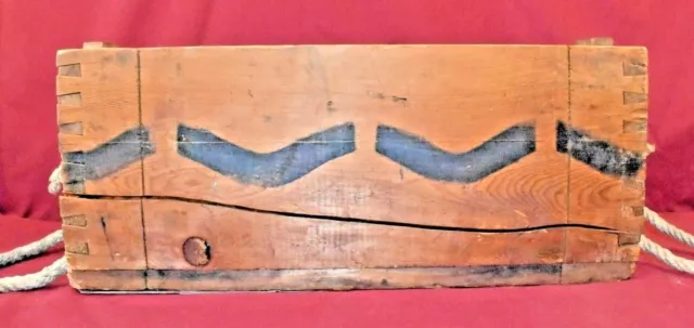 Explosives Crate c.1943. Rope Handles, 19 in Wide x 11 Deep x 9 Tall