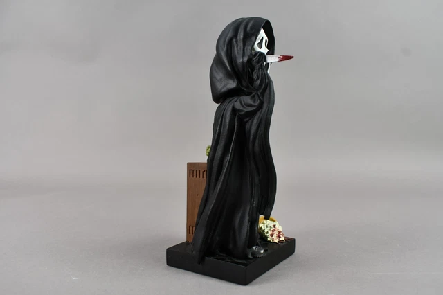 Royal Bobbles Scream Ghost Face Bobblehead Hot Topic Exclusive 10