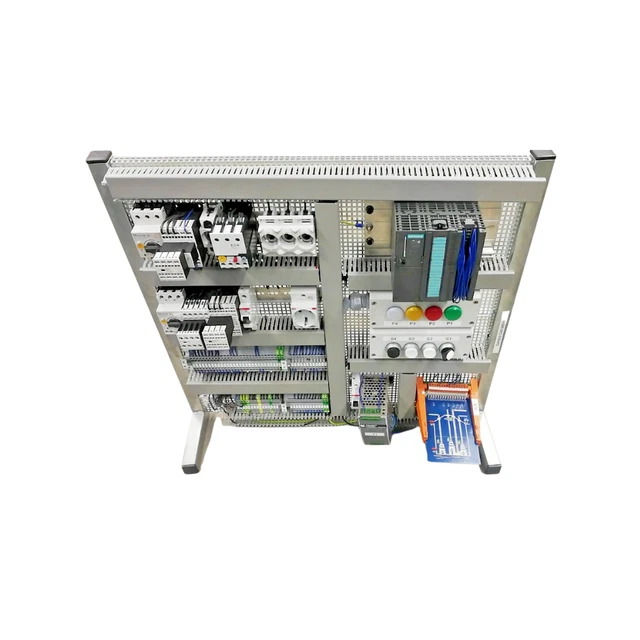 Verdrahtungstafel  Mit Diversen Elektronikkomponenten, Siemens Simatic S7-300