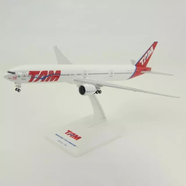 1/200 Scale Airplane Model - Brazil TAM Airlines Boeing B777-300ER PT-MSI Model