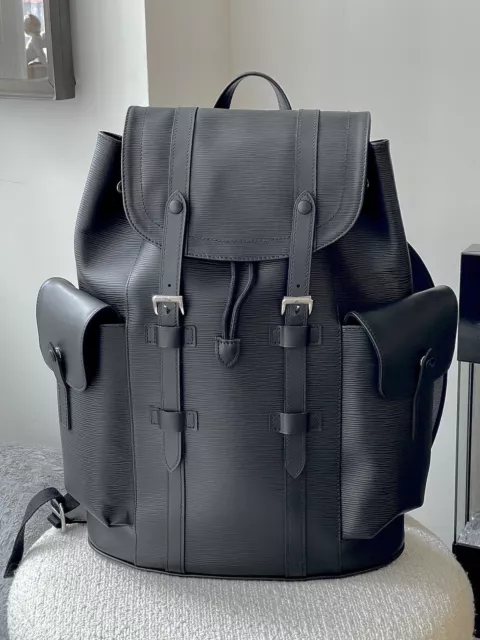 Louis Vuitton on X: Just the right mix. The #LouisVuitton Christopher  Backpack is part of the new Epi Patchwork Collection. Explore this season's  Men's Accessories at   / X