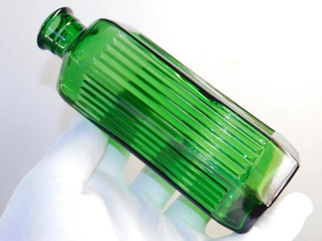 ANTIQUE BOTTLE "EMERALD GREEN" HEXAGON FAT BOY 10 OZ POISON SHORT PIG NECK c1920 ANTIQUE BOTTLE "EMERALD GREEN" HEXAGON FAT BOY 10 OZ POISON SHORT PIG NECK c1920