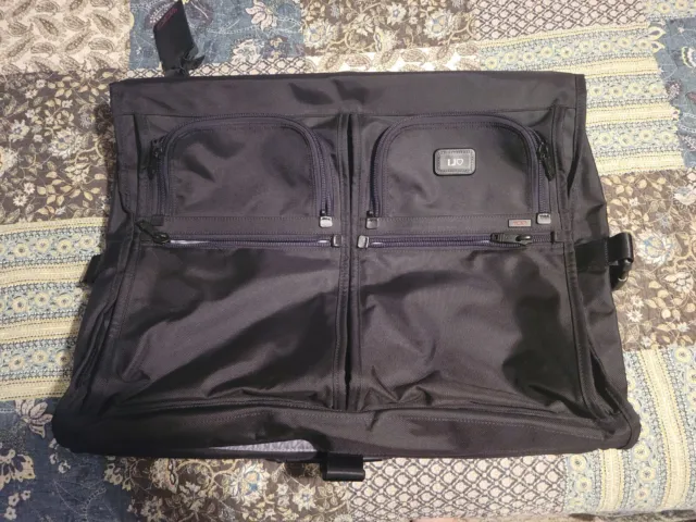 Tumi Alpha Classic 22134dh 18"x23.5"x5.5" Garment Bags - Black