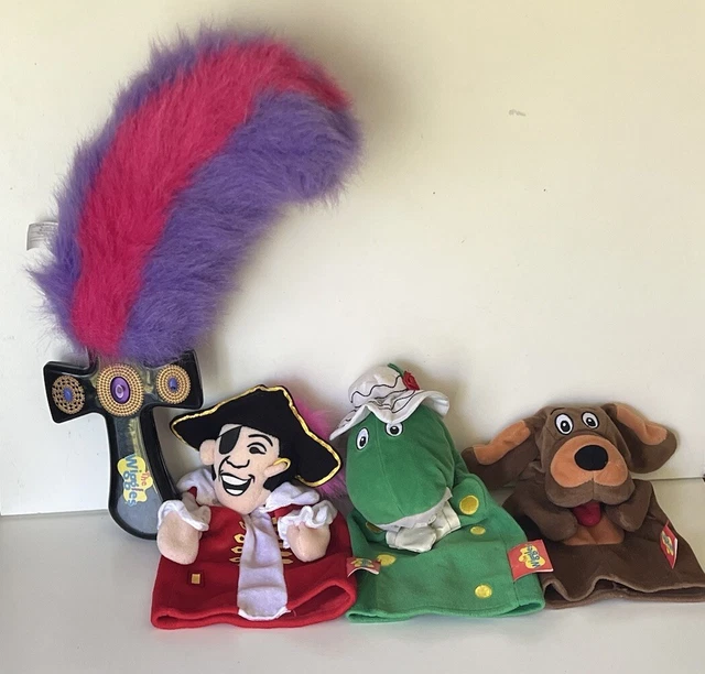 Puppet Captain THE WIGGLES PLUSH Hand Puppets & Singing Captain Feathersword Sword £25 ...