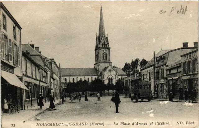 CPA AK MURMELON-le-GRAND - La Place d'Armes et l'Église (364725)