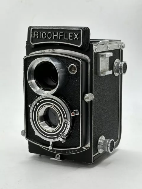 [ For Parts ] Vintage Ricohflex TLR camera / No lens is attached !! / From Japan