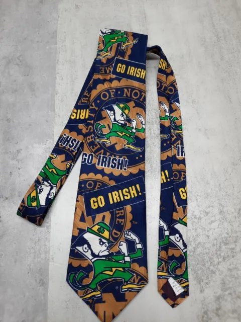 Notre Dame Fighting Irish Go Irish 100% Silk Necktie Tie USA. RM Sport