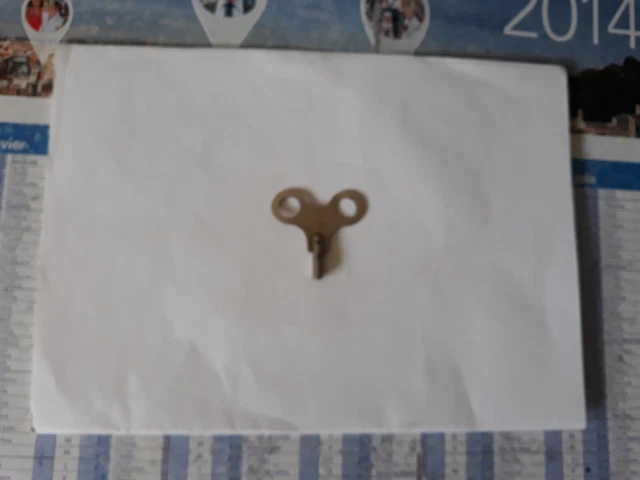 Ancienne Petite Clé De Coffre Ou Jouet - Vintage, Modèle N°2, Sans Marque