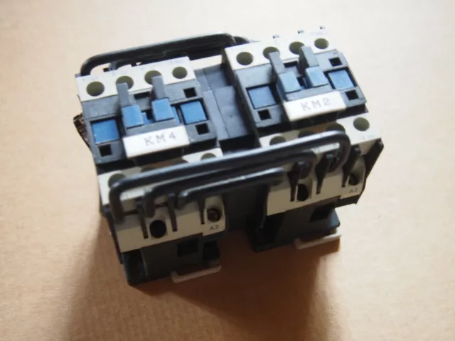 RELAIS inverseur TELEMECANIQUE LC2  D12 10 B7 24VAC