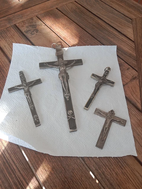 Croix Pectorale Ancienne En Bois Et Métal - Style Rétro - Occasion