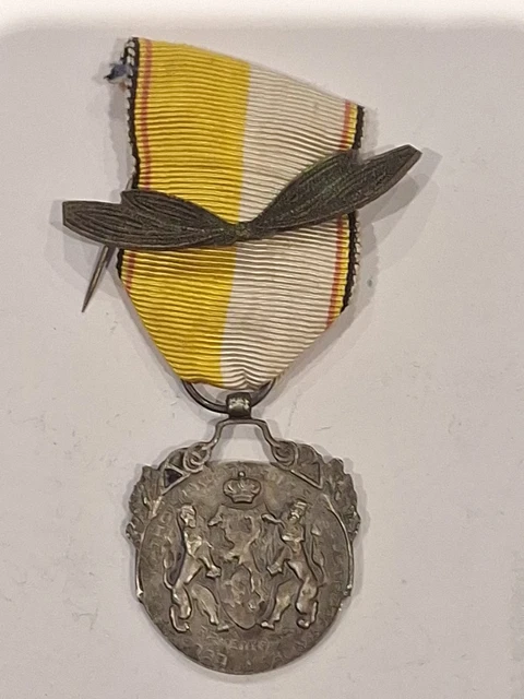 Médaille En Or Espagnole - Ordre D'Isabelle La Catholique (réduction) Occasion