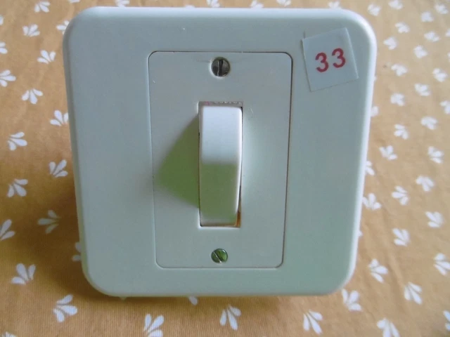 2 Interrupteurs Legrand Chambord Avec Plaque Et Enjoliveur - Simple Allumage, Finition Chrome/gris