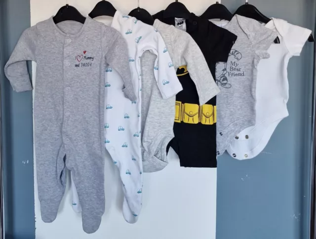 Baby Boys clothes bundle 0-3mths.Sleepsuits&bodysuits. 6 pieces.Mixed brand.Used