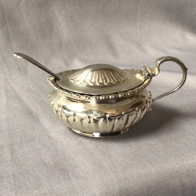 1901 Walker & Hall Solid Silver Mustard Pot, Hinged Lid & Spoon. 44.88g