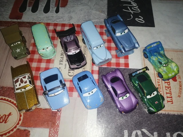 lot de  voitures cars disney pixar metal  d occasion  satisfaisant