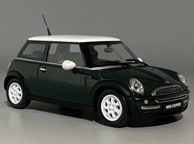 1:43 Mini Cooper Sport British Racing Green 1997