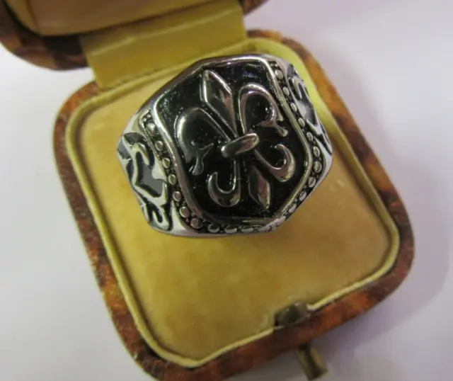 Belle Bague Chevalière en Acier Inoxydable Fleur de Lys T61