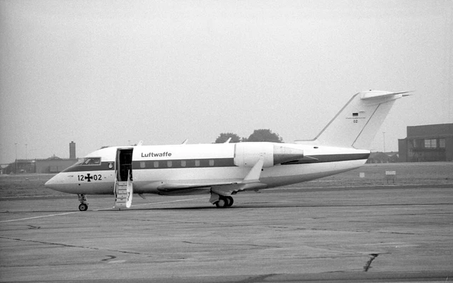 FBSS, WGAF, CL-601 Challenger, 12+02 at RAF Northolt, 6 Jul 1989_ - B&W Neg_5509