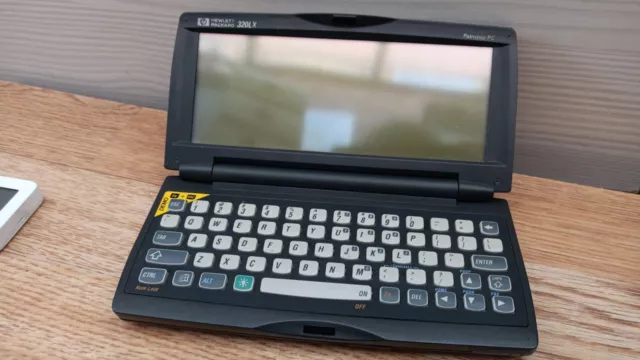 Hewlett Packard HP 320LX Palmtop, Cradle, Stylus & Charger