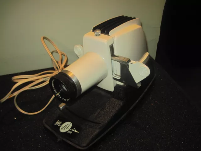 Proyector de diapositivas Golde vintage década de 1940 modelo 300, funciona, se ve completo