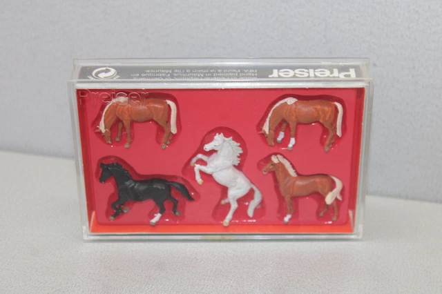 Preiser HO Scale Horses Model Train Figures - 1:87 Scale - Set Of Multiple Horse Figures