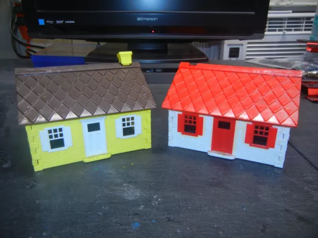 Plasticville O Scale Vintage, (2) Cottage Houses, Almost Complete, Nice Shape.