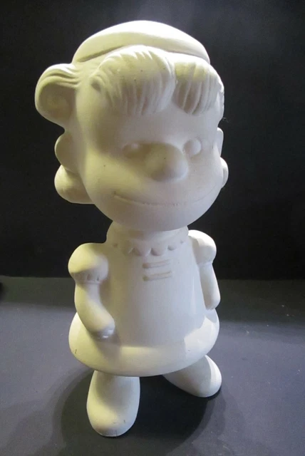 Estatua de cerámica inacabada de Lucy - cacahuetes - estatuilla lista para pintar