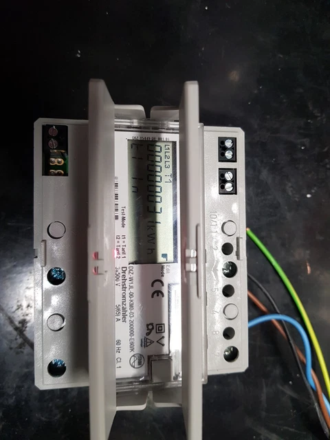 Produktbild von EMH ED 300L Drehstromzähler Mit PIN-Code – 5/60 A, Geeicht, Mit RS-232 & IR-Schnittstelle Für Moderne Messeinrichtungen