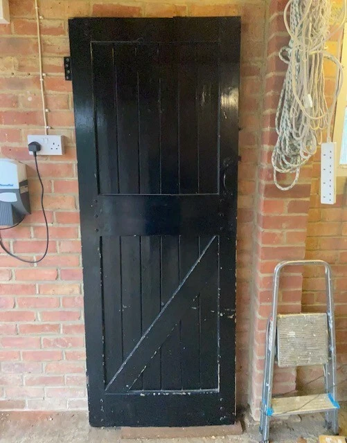 Solid hardwood cottage door with latch. Sound condition .Sound condition .