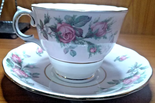 Colclough Teacup & Saucer Bone China Pink Roses & Buds England Gold Trim Vintage