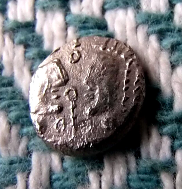 Celtic Cantii unit Facing Heads type circa 50-20 BC