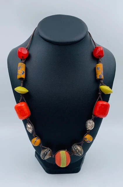Collier Fantaisie Ethnique Perles Noires Et Blanches - Poids 70g - Modèle W750 - Occasion