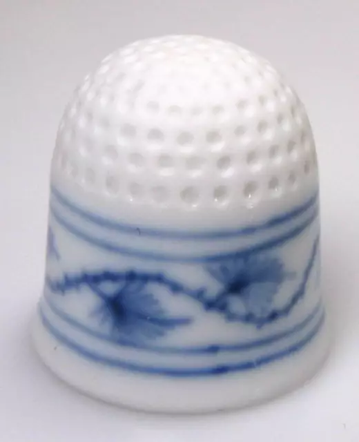 Fingerhut thimble Zwiebelmuster Püschelkante Meissen Porzellan handbemalt