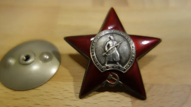 Orden des Roten Sterns Nr 988323.  Sowjetunion UdssR , Silber, Original 1944-45.