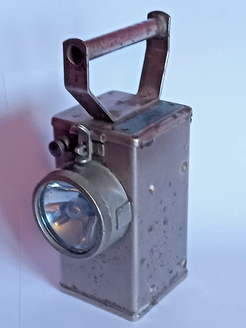 VINTAGE CIRCA 1950s NIFE MINERS LAMP