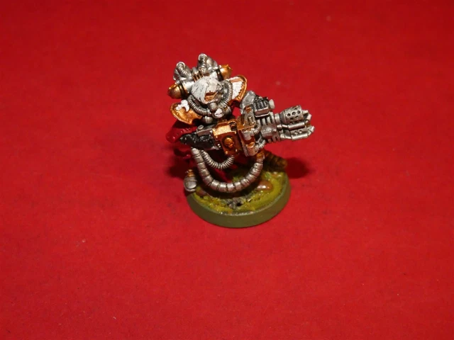 Warhammer 40k: Sisters of Battle / Adepta Sororitas: metal Sister Heavy Flamer b