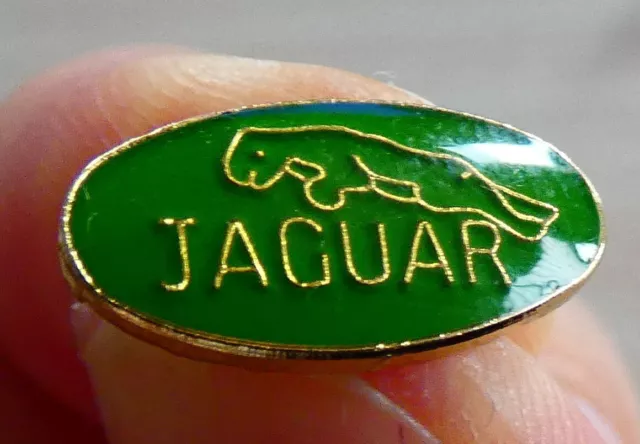 Beau Petit Pin's Sigle Voiture Jaguar
