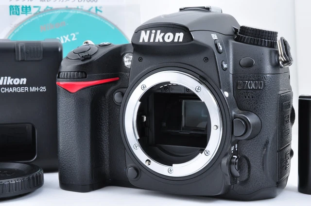 Near Mint-minimal signs of use Nikon D7000 16.2 MP DSLR Camera Body JAPAN #DK12