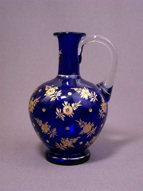 SUPERBE CARAFE A ANSE en CRISTAL BLEU SAPHIR TAILLÉ de FLEURS & DORÉ, BACCARAT?