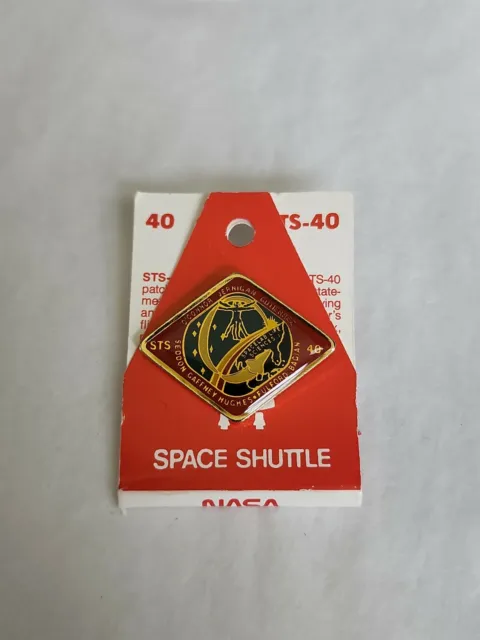 Columbia NASA Space Shuttle Commemorative Pin STS-40