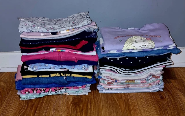 #41 Enorme pacchetto di vestiti per ragazze età 2-3 anni 50 + articoli un sacco di abbigliamento da gioco inc