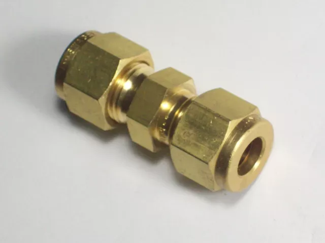 1- Swagelok Brass Compression Union, 5/16" OD Tube x 5/16" OD Tube, B-500-6